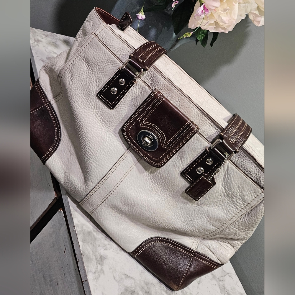 Coach White and Brown Shoulder Bag